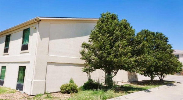 McPherson Inn By OYO, I-135 image 12