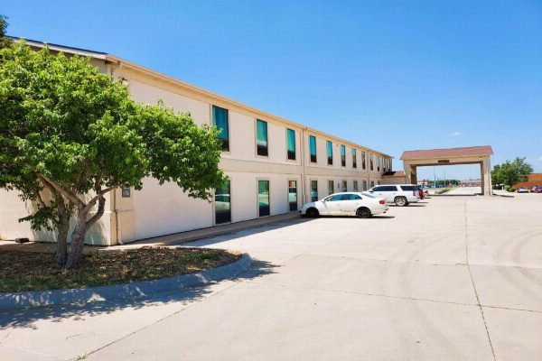 McPherson Inn By OYO, I-135 image 16