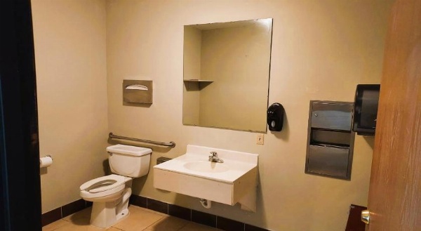 McPherson Inn By OYO, I-135 image 22