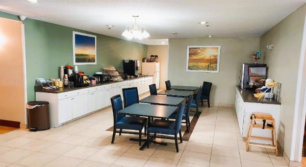 McPherson Inn By OYO, I-135 Main image