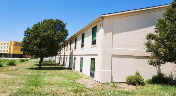 McPherson Inn By OYO, I-135 image 7