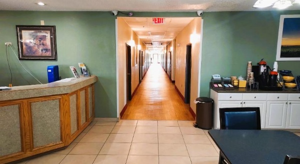 McPherson Inn By OYO, I-135 image 9